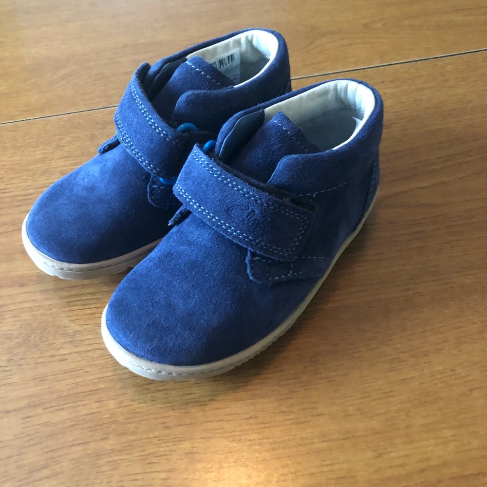 Clark’s toddler suede shoes